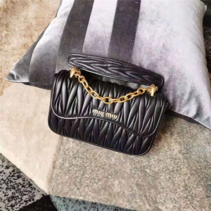 5BD140 MiuMiu���� MatelasseС��Ƥ �ް����y ���w朗l�� ��ɫ
