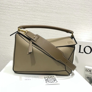 322 LOEWE�_���� Puzzle Bag ��̖�_�����׺ΰ� ��ɫ