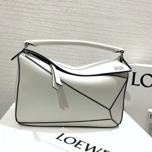 322 LOEWE�_���� Puzzle Bag ��̖�_�����׺ΰ� ��ɫ