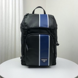 2VZ135 Prada�����_�����Ƥ�ﱳ�� Prada�p��� �����{