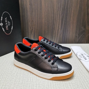 4E3544 Prada2020�¿���Ь PradaƤ���\��Ь �����_���e��Ь ��ɫ