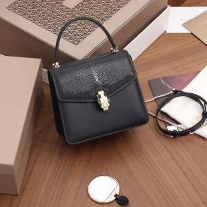 Bvlagari������ Serpenti Foreverϵ��Ů�� �����~Ƥ���w���^�� ��ɫ