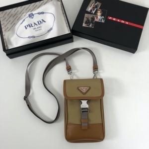 2ZH109 Prada ������Saffiano Ƥ���֙C(j��)�� �����_(d��)�֙C(j��)�� ����ɫ