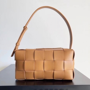 Bottega Veneta ������ Intreccio����Ƥ�� Brick Cassette�米�� ��ɫ