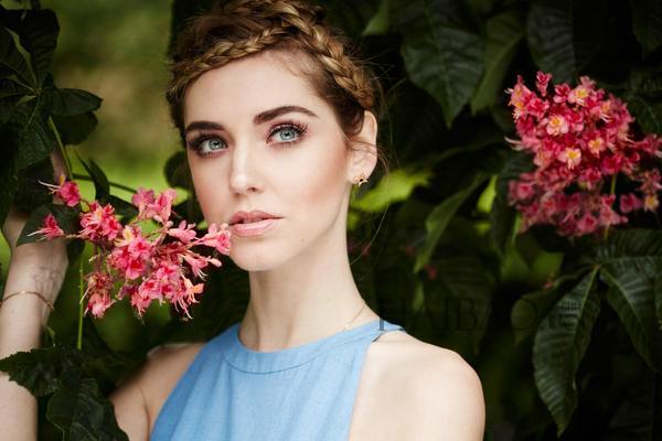 �r�в�������&middot;�������� (Chiara Ferragni) ���[ȫ��·��&middot;����LV (Louis Vuitton) Lockitϵ���ִ���Ƭ