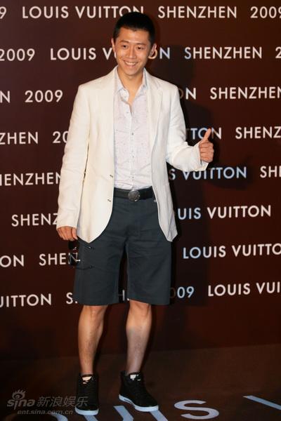 LV中國最大旗艦店耀眼亮相萬象城 點擊在新窗口中查看該圖片