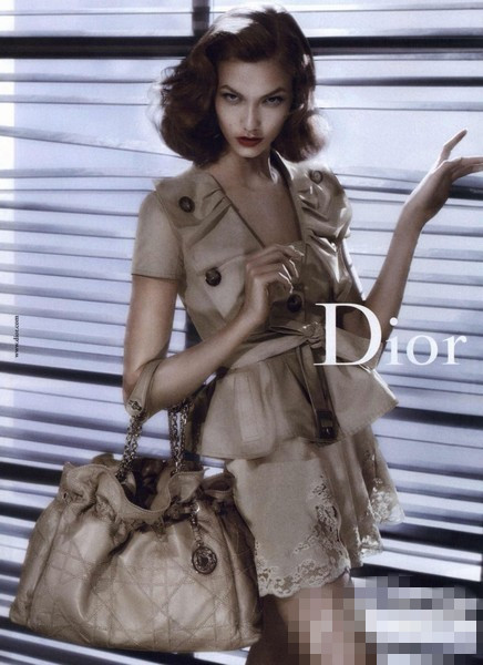 Karlie Kloss電眼誘惑 演繹迪奧2015包包新品