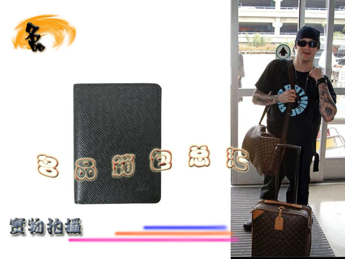 M30492 LV經典款 LV十字紋 LV護照包 LV包 LV卡片夾 LV卡片夾