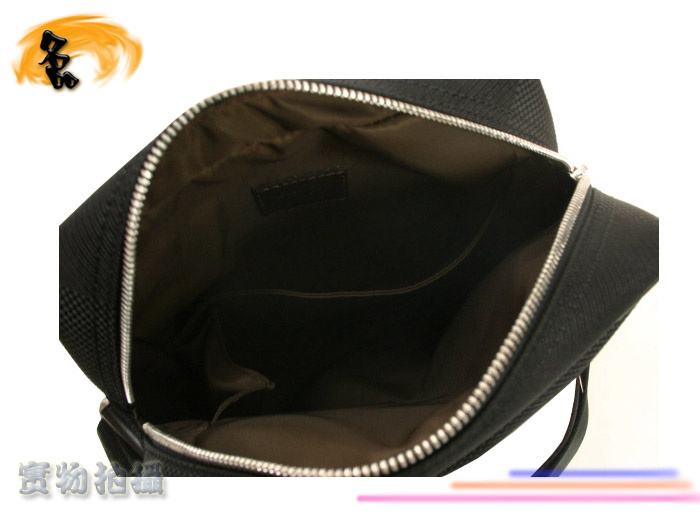 M93223 LV09最新款 LV經(jīng)典老花 LV男包 LV斜挎包 LV單肩包