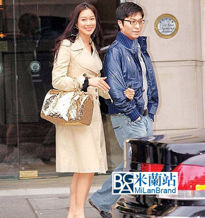 M95785 LV手提包 LV最新款 LV壓花包 LV女包 LV漆皮包 LV枕頭包