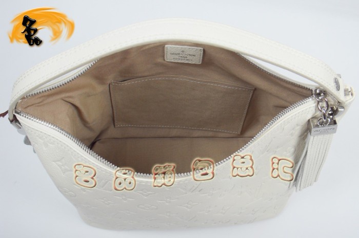 M95820 LV經(jīng)典款 老花系列 LV時(shí)尚女包 LV壓花包 LV手提包 LV包