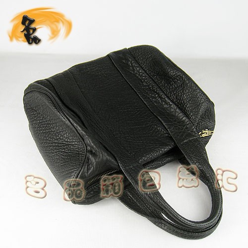 63460 熱賣新款明星酷炫 Alexander Wang/亞利山大王 柳釘手提包 黑色