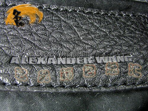 63460 熱賣新款明星酷炫 Alexander Wang/亞利山大王 柳釘手提包 黑色