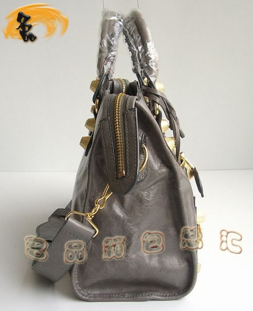 084332B ������ۿ� ����C܇�� BALENCIAGA����� �������һ�ɫţƤб���