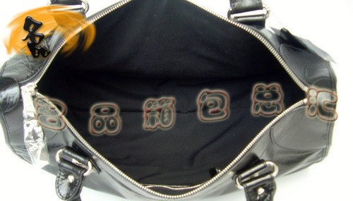 084334A ����Ʒ�| BALENCIAGA�����C܇�� �������ҕr�����e����/�����