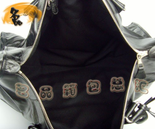 084334A ����AŮʿ����� BALENCIAGA�C܇�� �������ҕr�����e�����