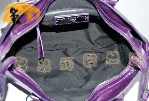 084332 巴黎世家新款時尚休閑女士手提包 BALENCIAGA機車包 經(jīng)典款斜挎包