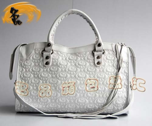 084932 ��ƷƷ�| �������Ҵ��Cϵ�Еr��Ůʿ����� BALENCIAGAб��� �C܇��