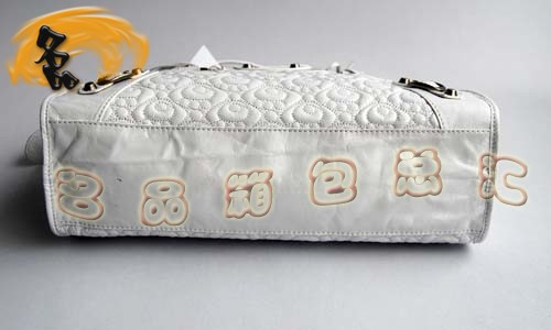 084932 ��ƷƷ�| �������Ҵ��Cϵ�Еr��Ůʿ����� BALENCIAGAб��� �C܇��