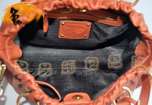 5646 Pradaб��� Prada�μ�� Prada���¿� �ް�ţƤ�r(sh��)��Ů�� ���Sɫ