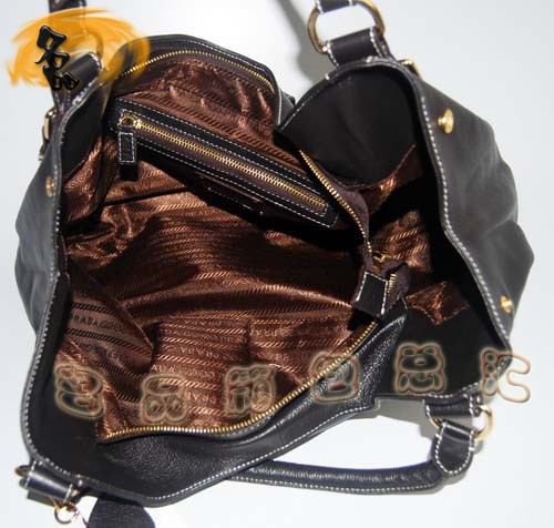 091228 �����_ �������u���eŮ�� Prada���¿� Prada����� ���ɫ