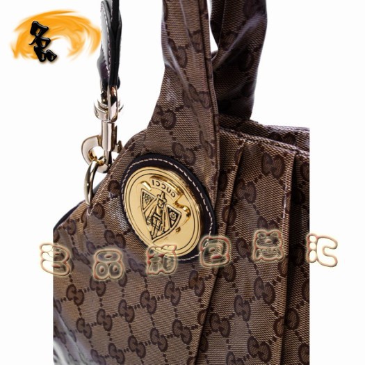 197016 Gucci���¿� Gucci����� Gucci�pG��ˮˮ������ Gucciб��� ��ɫ