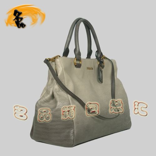 8587 Prada最新款時尚休閑女包 普拉達經(jīng)典手提包 Prada斜挎包 黑配灰色