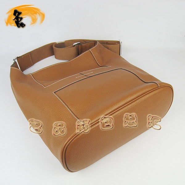 H2801 Hermes最新款 Hermes荔枝紋 愛馬仕斜挎包 進(jìn)口牛皮時(shí)尚休閑女包 淺啡色