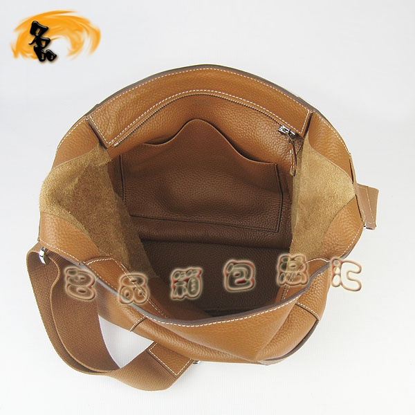 H2801 Hermes最新款 Hermes荔枝紋 愛馬仕斜挎包 進(jìn)口牛皮時(shí)尚休閑女包 淺啡色