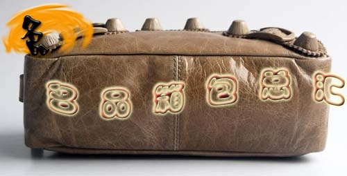 084611 Balenciaga手拿包 進口牛皮時尚女士手包 巴黎世家女包 手抓包 杏色