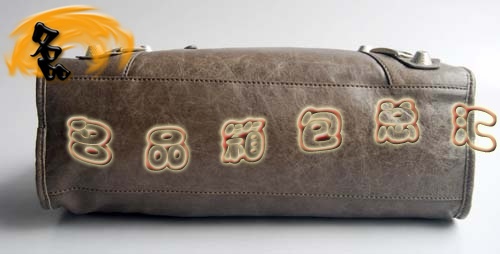 084332A Balenciaga�C܇�� �μ�� ������������� �M����Ƥ���yᔕr��Ů�� �y��ɫ