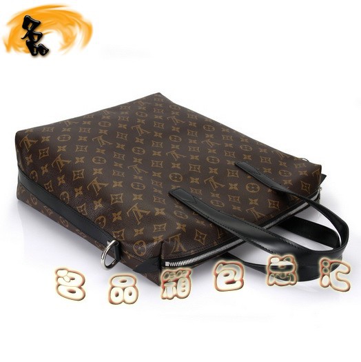 M40388 LV男包 LV最新款 LV斜挎包 LV老花系列 時尚男士休閑包