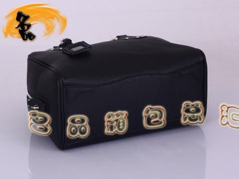 BL0310 最新款Prada單肩包 普拉達(dá)時(shí)尚女士休閑包 Prada女包 黑色