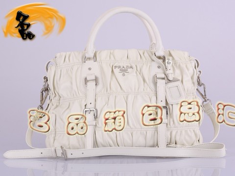 BN1336 普拉達(dá)最新款 羊皮褶皺女士休閑包 Prada手提包 Prada斜挎包 白色