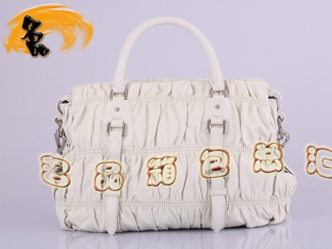 BN1336 普拉達(dá)最新款 羊皮褶皺女士休閑包 Prada手提包 Prada斜挎包 白色