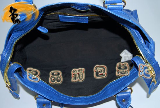 084328B  BalenciagaŮ�� ����� �������҆μ�� �M����Ƥ�r�����eŮ�� �{ɫ