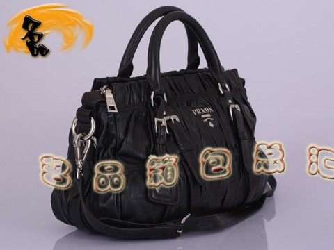 BN1407 ��ƷƷ�|(zh��) �����_(d��)��ƤŮʿб��� ���¿��ް�ϵ��Ů�� Prada����� ��ɫ