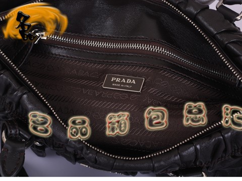 BN1407 ��ƷƷ�|(zh��) �����_(d��)��ƤŮʿб��� ���¿��ް�ϵ��Ů�� Prada����� ��ɫ