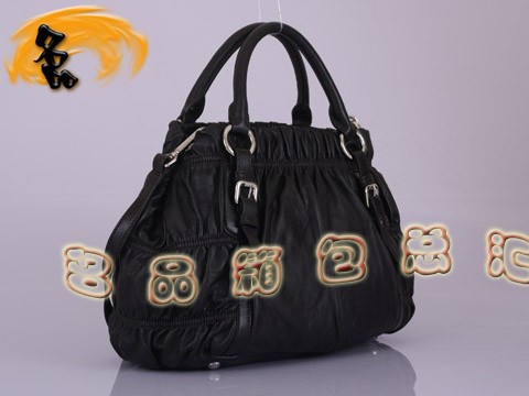 BN1791 �����_(d��)���¿��ް���Ƥ�r(sh��)��Ůʿ���e�� Prada����� Pradaб��� ��ɫ