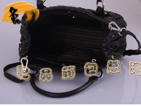 BN1791 �����_(d��)���¿��ް���Ƥ�r(sh��)��Ůʿ���e�� Prada����� Pradaб��� ��ɫ