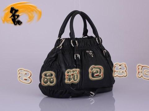 BN1791 �����_���¿��ް���Ƥ�r��Ůʿ���e�� Prada����� Pradaб��� ��ɫ