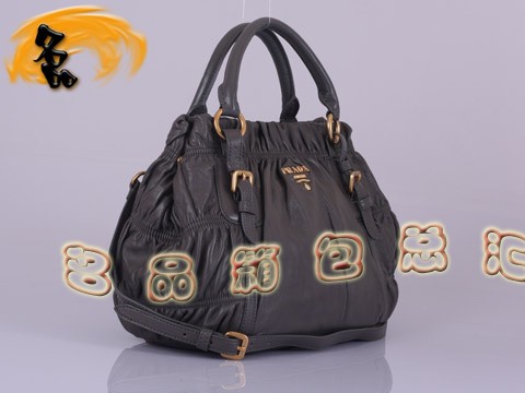 BN1791 �����_(d��)���¿��ް���Ƥ�r(sh��)��Ůʿ���e�� Prada����� Pradaб��� ��ɫ