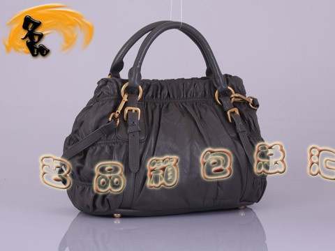 BN1791 �����_(d��)���¿��ް���Ƥ�r(sh��)��Ůʿ���e�� Prada����� Pradaб��� ��ɫ