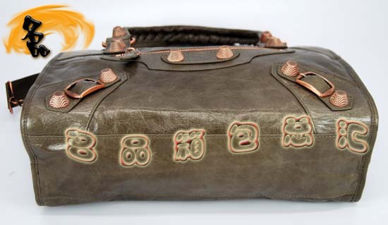 173084C  Balenciaga����� �M(j��n)�ڸߙnţƤ��(j��ng)��r(sh��)��Ů�� �������҆μ�� �C(j��)܇�� �y��ɫ