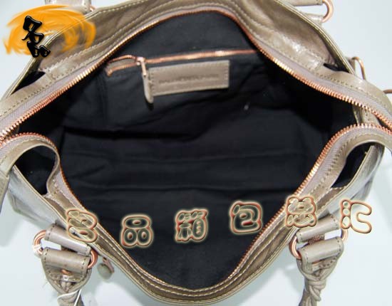 173084C  Balenciaga����� �M(j��n)�ڸߙnţƤ��(j��ng)��r(sh��)��Ů�� �������҆μ�� �C(j��)܇�� �y��ɫ