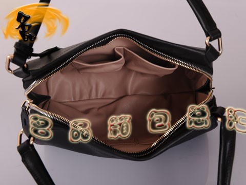 BR4418 Prada單肩包 普拉達手提包 進口頭層牛皮女包 新款女士休閑包 黑色