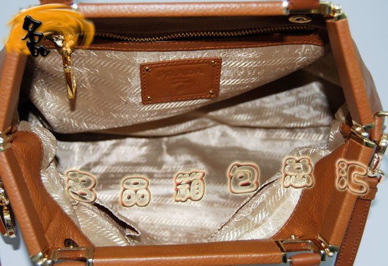 80300 Prada手提包 普拉達(dá)單肩包 Prada時(shí)尚休閑包 最新款女包 土黃色