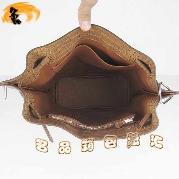 2804 愛馬仕斜挎包 Hermes最新款時(shí)尚休閑女包 鱷魚紋 Hermes單肩包 淺啡色