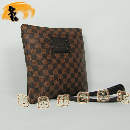 M41100 LV最新款 格仔男士休閑包 LV包 LV斜挎包 經(jīng)典棋盤格男包