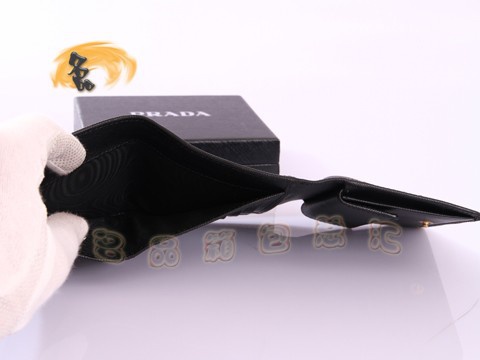 1M0176 Prada最新款十字紋牛皮三折錢包 Prada錢包 普拉達錢夾 Prada女包 黑色